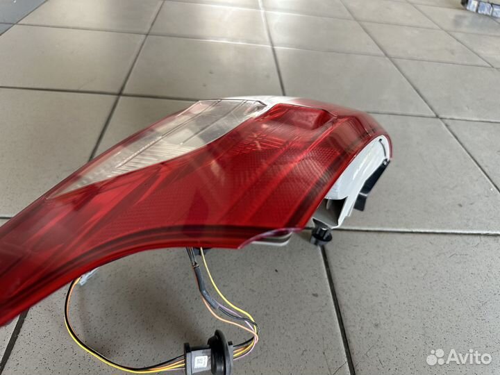 Фонарь задний левый наружный Форд Фокус 3