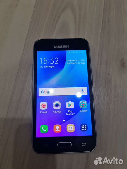 Телефон Samsung j1 2016