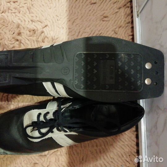 Лыжные ботинки