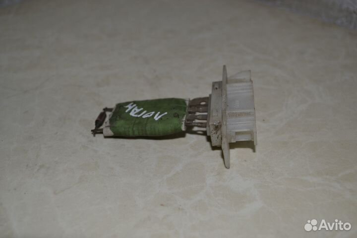 Резистор печки Renault Logan