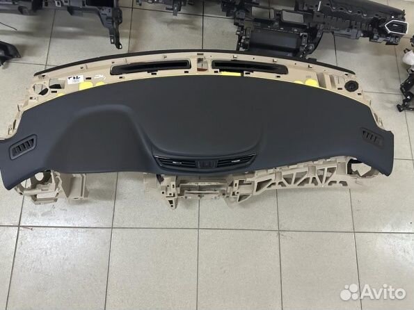 Торпедо с подушкой Nissan X-trail t32 /Qashqai J11