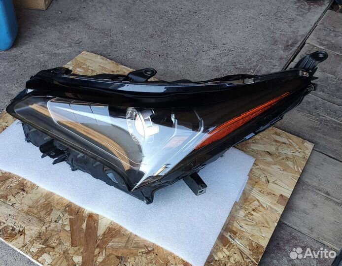 Фара левая Lexus nx300 2019