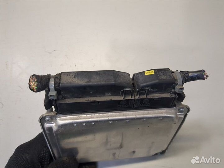 Блок управления двигателем Volkswagen Golf 4, 2001