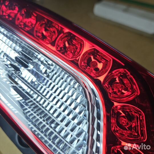 Фонарь задний правый x trail t31 LED