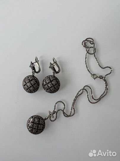 Серьги, цепь и подвеска