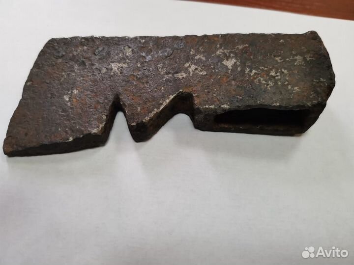 Старинный топор плотника долбежника