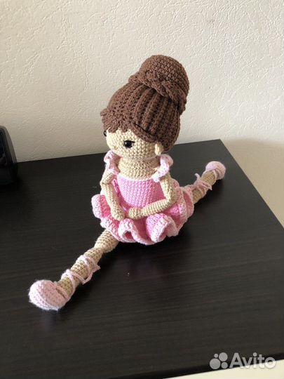 Вязанная кукла ручной работы- балерина