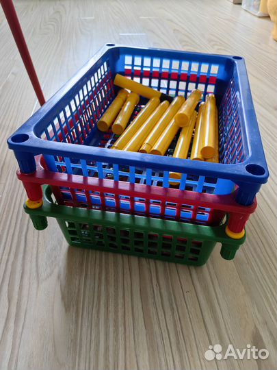 Детский столик, стул, этажерка для игрушек