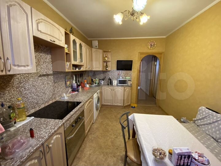 2-к. квартира, 67,3 м², 1/17 эт.