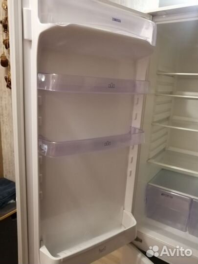 Встраиваемый холодильник Zanussi