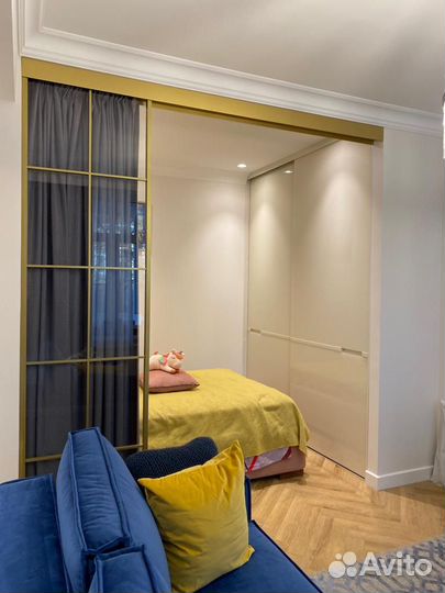 Раздвижные стеклянные перегородки