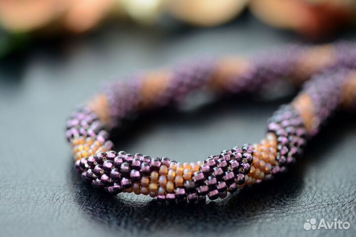 Колье жгут из бисера