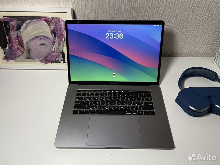 Отличный MacBook Pro 15 2019 i7/256/16