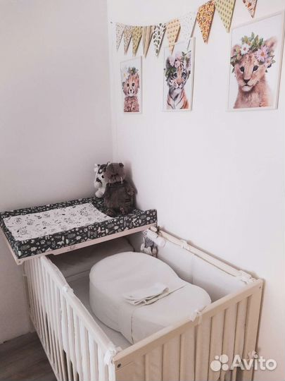 Пеленальная доска на кроватку