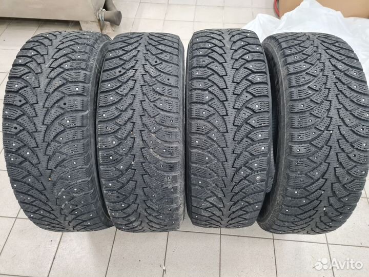 Nokian Tyres Hakkapeliitta 4 215/60 R16 100T