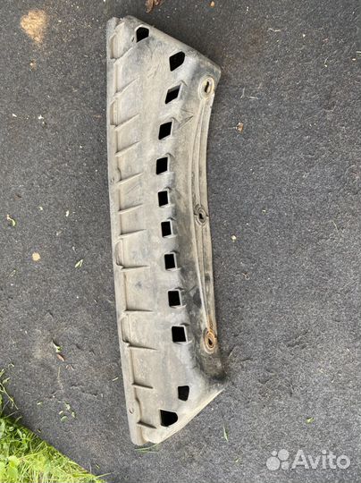 Направляющая заднего бампера BMW E63 51127056388