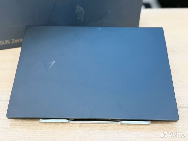 Ноутбук asuz Zenbook 2K Ryzen 5 7530U/ 16 RAM