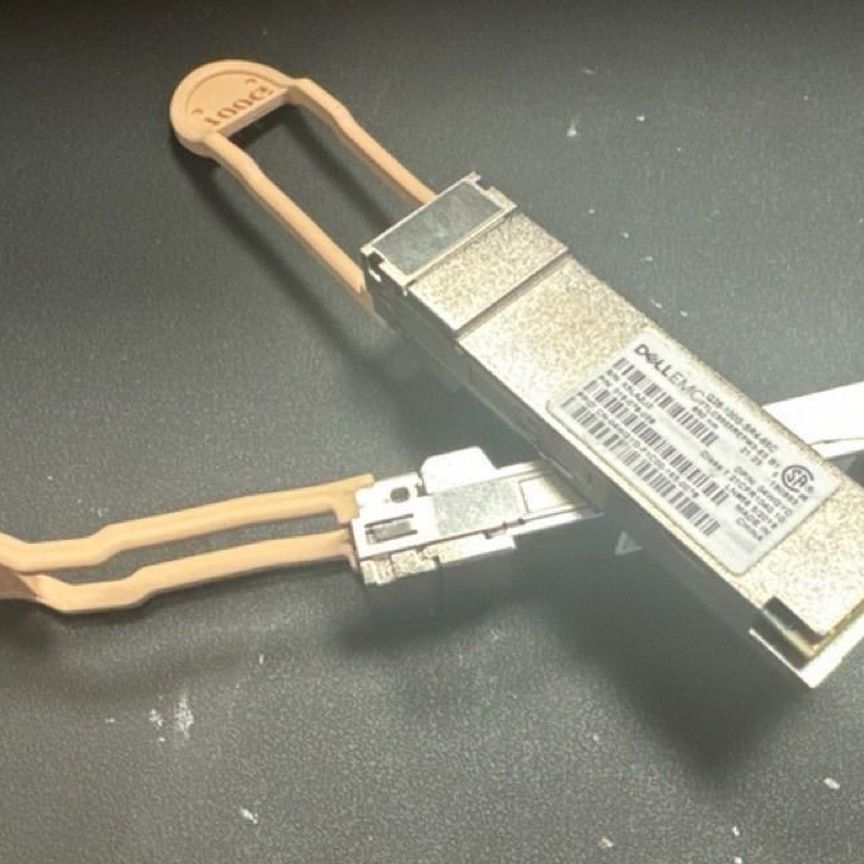 [Q28-100G-SR4-85C] Dell 100gbase-Sr4 850nm Qsfp28 Q28-100g-Sr4-85c