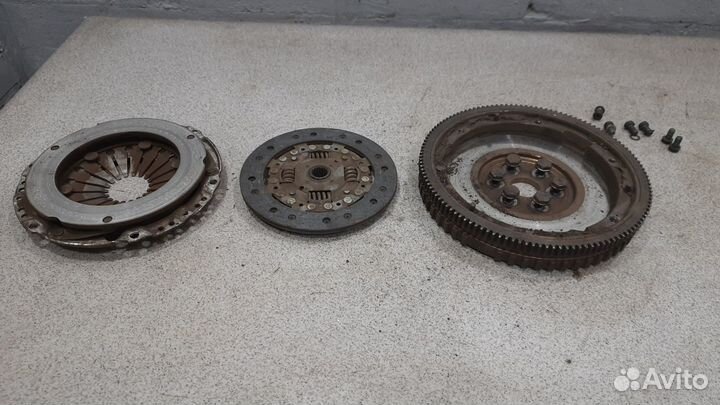 Маховик в сборе для 1.4 AME Skoda Fabia 1 Фабия 1