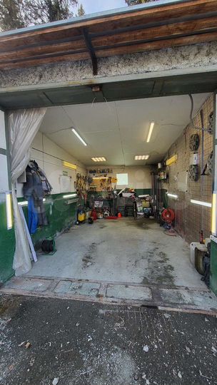 Гараж, > 30 м²