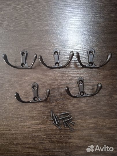 Крючок мебельный