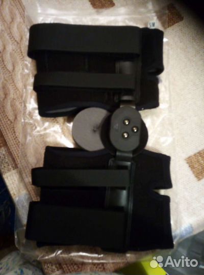 Коленный ортез регулируемый