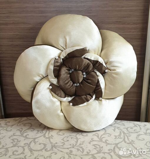 Подушка цветок декоративная