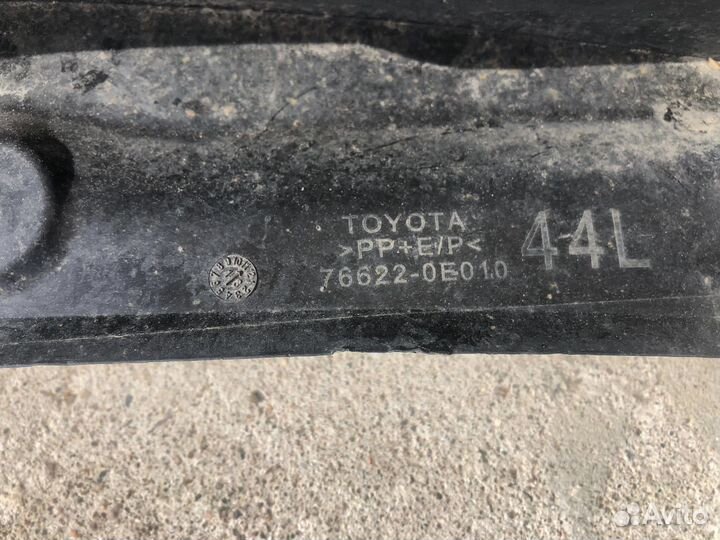 Брызговик задний левый Toyota Highlander