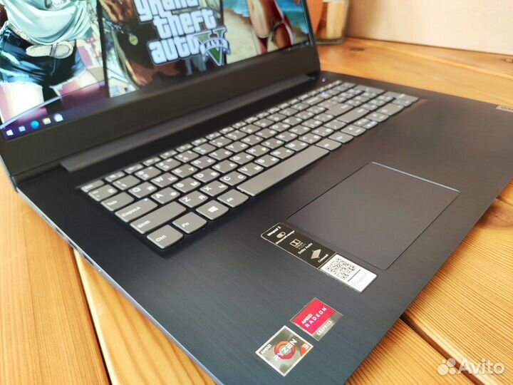Большой Игровой 17,3 FHD IPS/3.5Ггц/8гб DDR4/SSD