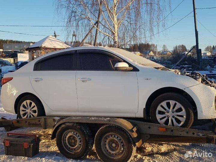 В разбор поступил Kia Rio 4