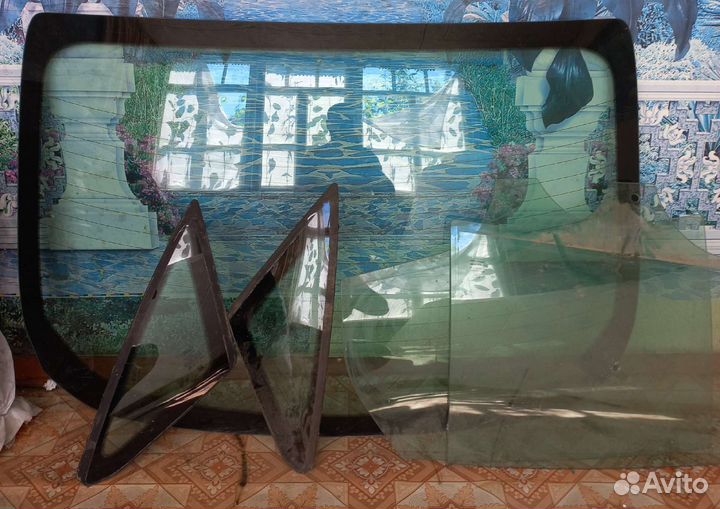 Стекла задний полу круг на форд фокус 3