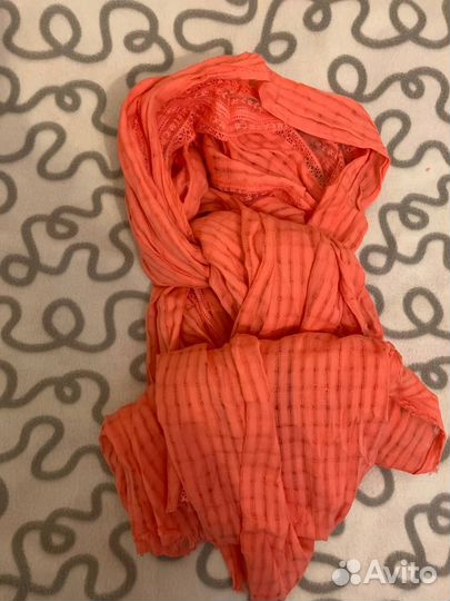 Продам новое: палантин из хлопка с кружевом