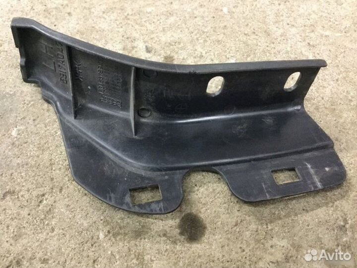 Накладка двери багажника Mitsubishi Outlander Xl