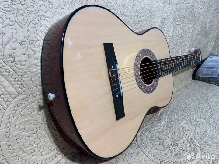 Гитара б/у + чехол