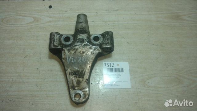 Кронштейн опоры двигателя Nissan/Infiniti Cefiro