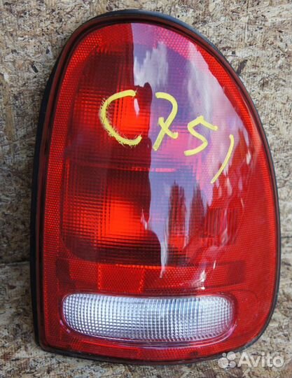Фонарь задний правый dodge Caravan 1996-2000 2.4