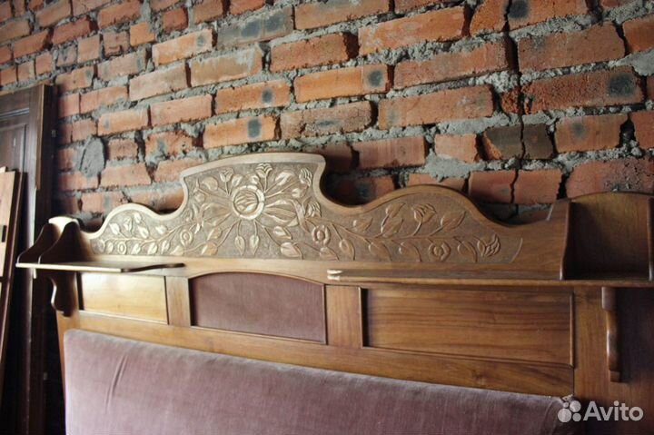 Антикварный, старинный диван ореховый