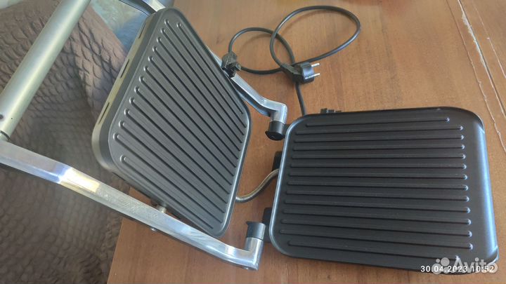 Электрогриль Polaris PGP 2902