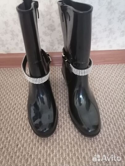 Резиновые сапоги