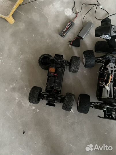 Радиоуправляемая машинка