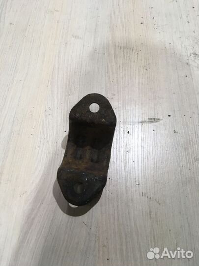 Кронштейн переднего стабилизатора Мерседес W221