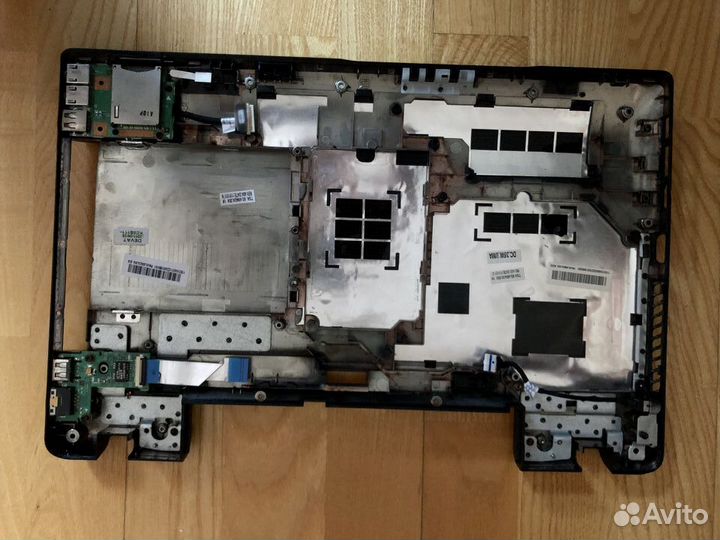 Поддон Lenovo Z575 по запчастям