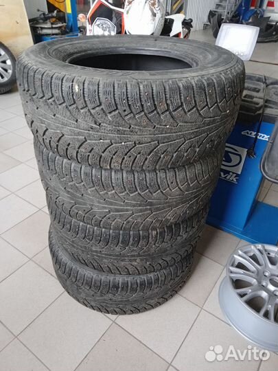 Nokian Tyres Hakkapeliitta 5 285/65 R17 116