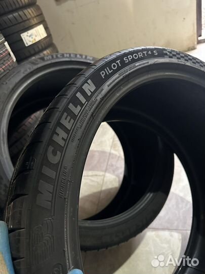 Michelin Pilot Sport 4 S 315/30 R22 107Y