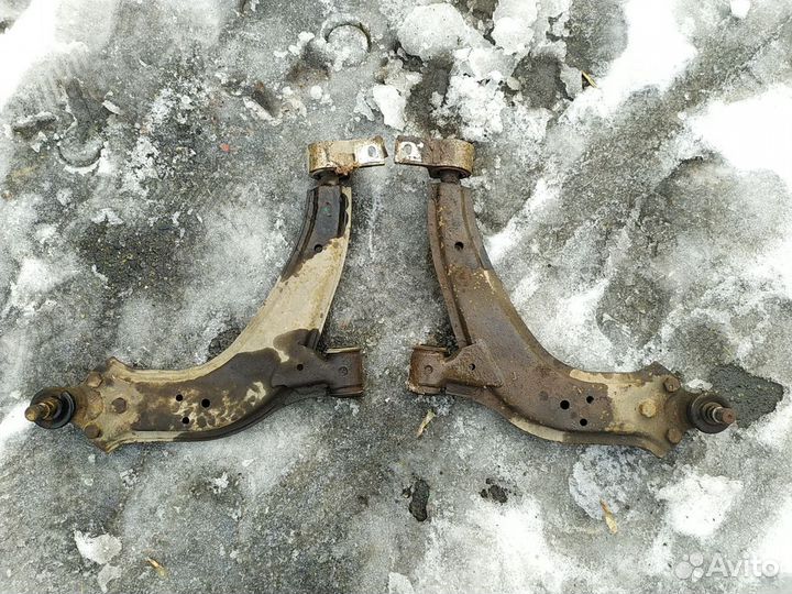 Рычаг передний нижний Лифан Бриз