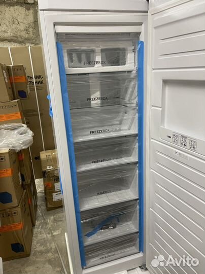 Морозильная камера Haier 300л