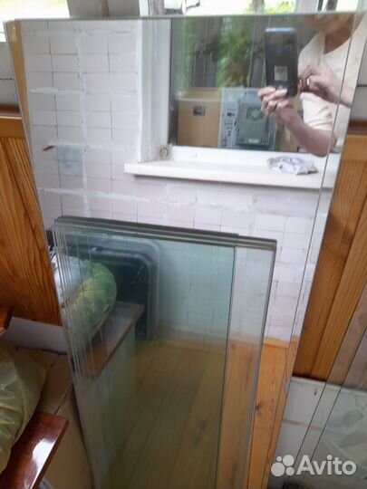 Стеклянные полки, зеркала