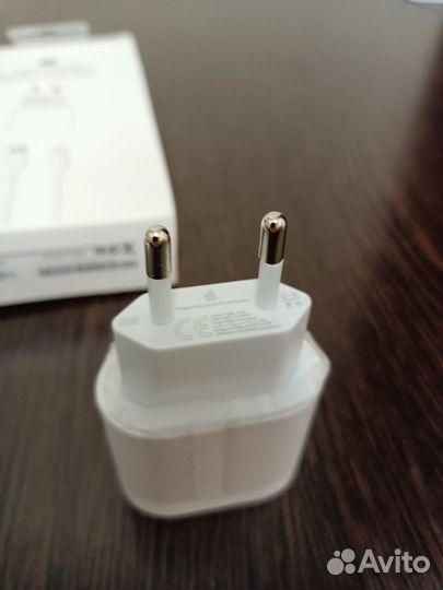 Зарядное устройство на iPhone 20w + кабель