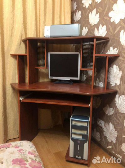 Компьютерный стол