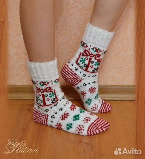 Новогодние носки - «Подарочки». Ручная работа